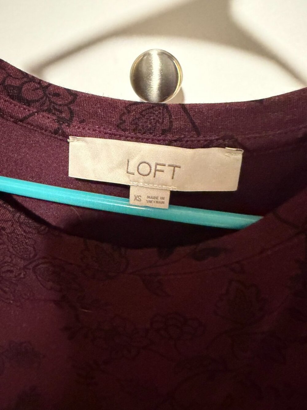 LOFT Floral Swing Dress XS | Burgundy Sleeveless Fit & Flare Dress - Picture 3 of 6